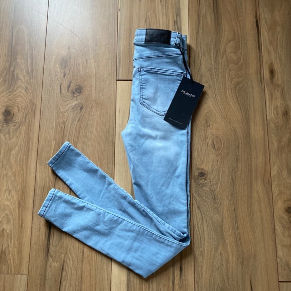 Fitjeans Contour High Waisted Bleach Blue NWT - Picture 2 of 7